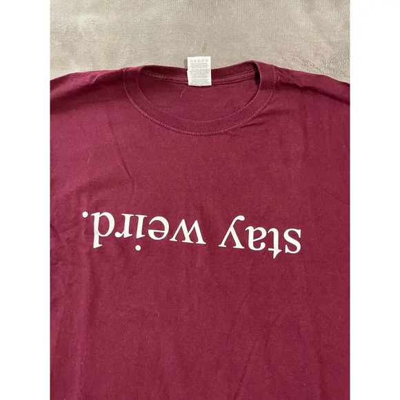 Stay Weird Women Maroon Short Sleeve Shirt Cotton SZ 2XL Mental Health Nerd Geek - Picture 3 of 3